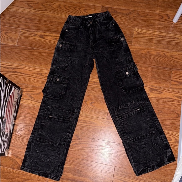 Acid Wash Cargo Jeans - Picture 4 of 6